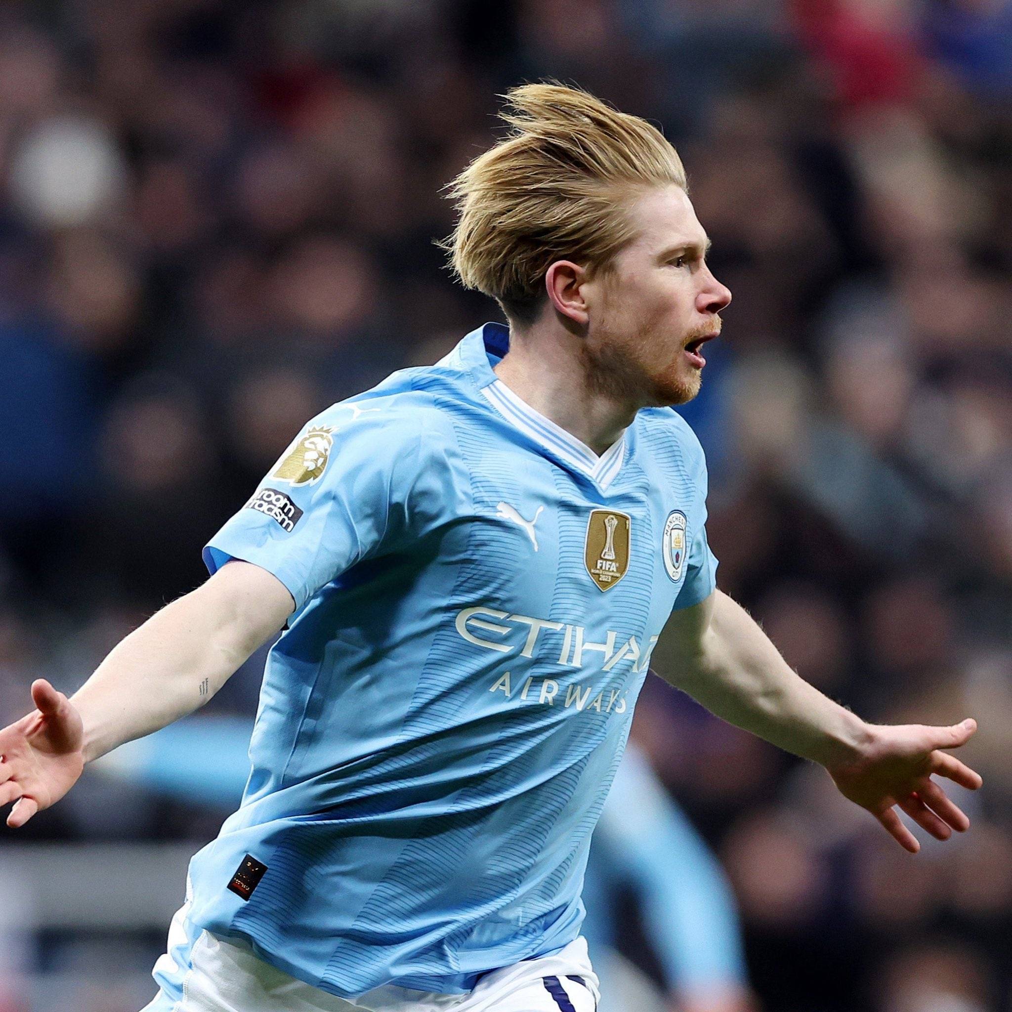 上光荣榜，大连英博一线队主教练李国旭获得辽宁五一劳动奖章